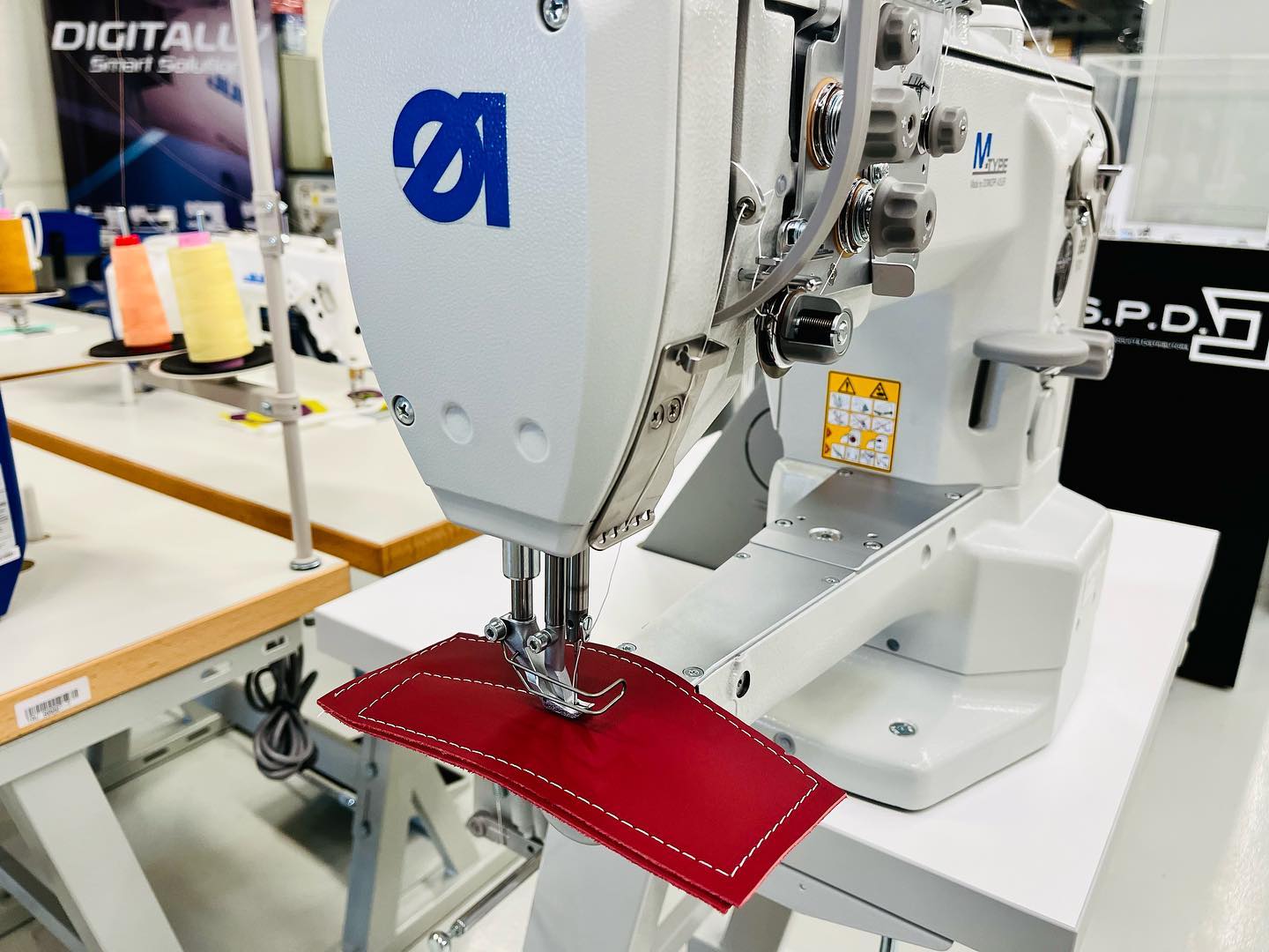 Pfaff 335 Tripple vrije arm U uitzaging blad