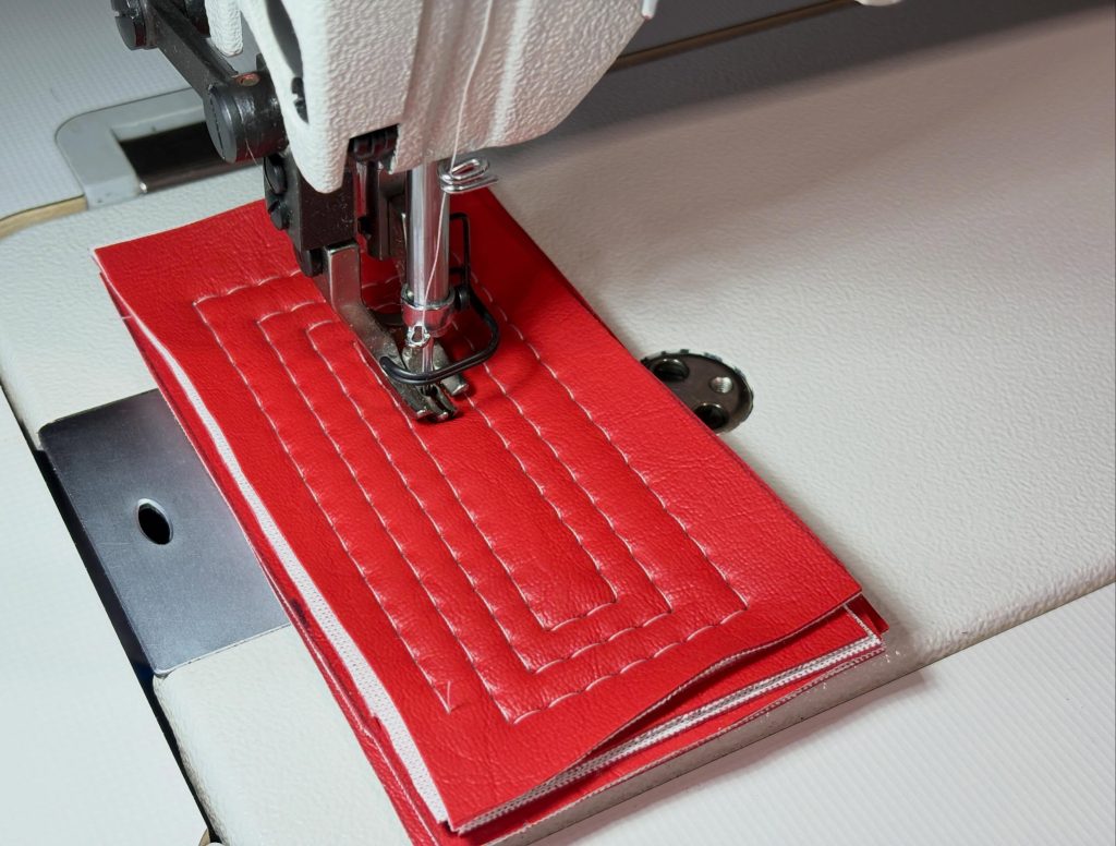 Ledernaaimachine_closeup