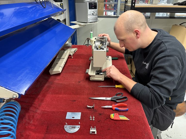 ONDERHOUD-NAAIMACHINE