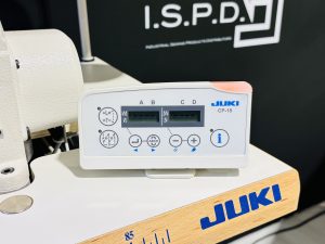 Professionele T-shirt en sportkleding afwerking met JUKI MF7523U11-B56UT35 coverlock machine