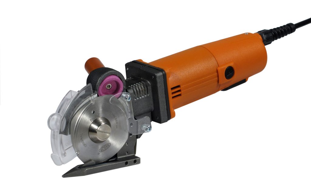 Close-up van 70 mm cirkelmes van Rasor Optima 703 roterende snijmachine